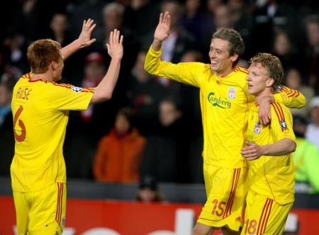 Peter Crouch celebrates - PSV Eindhoven 0-3 Liverpool