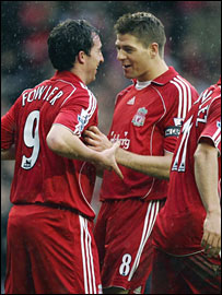 Fowler and Gerrard celebrate against Sheffield United
