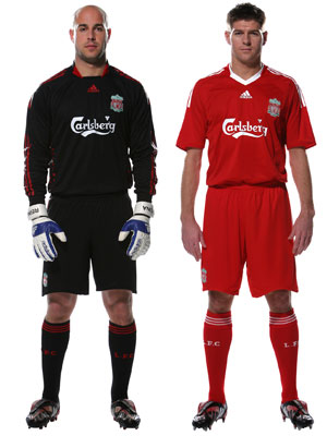 Reina and Gerrard in the new home shirt