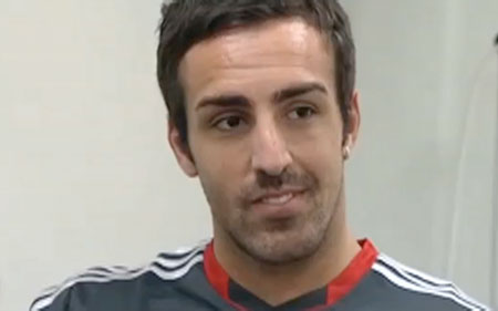 Jose Enrique signs for Liverpool FC Jose Enrique signs for Liverpool FC