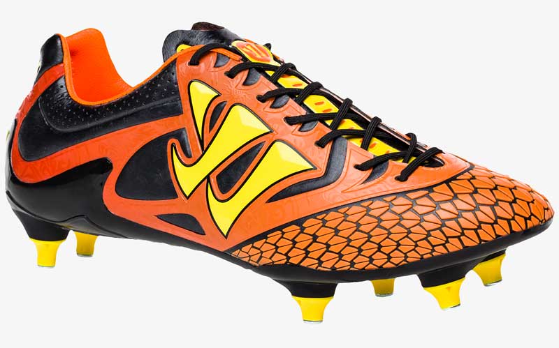 LFC COMPETITION Win a pair of Warrior Skreamer football boots