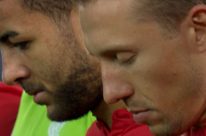 Lucas Leiva during the minutes silence for Chapecoense