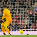 Van Dijk collides with Alisson to gift Martinelli a goal (Arsenal 3-1 LFC)