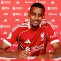 Alexander Isak signs for Liverpool Football Club.